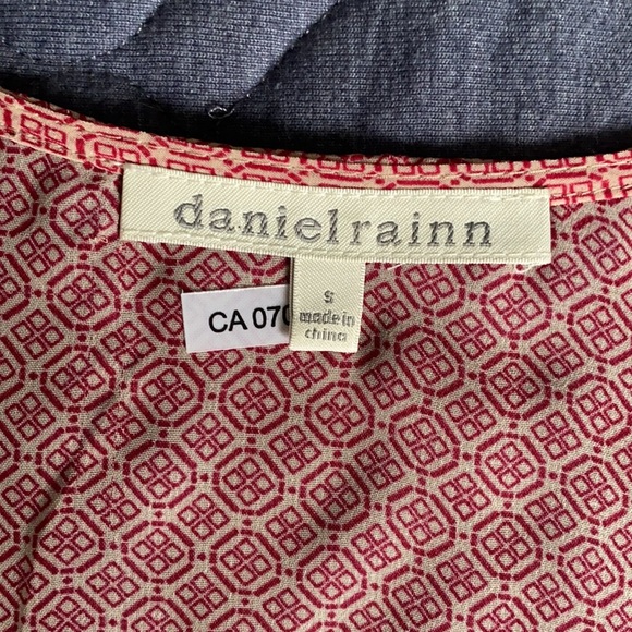 Daniel Rainn - sleeveless top - Picture 4 of 4